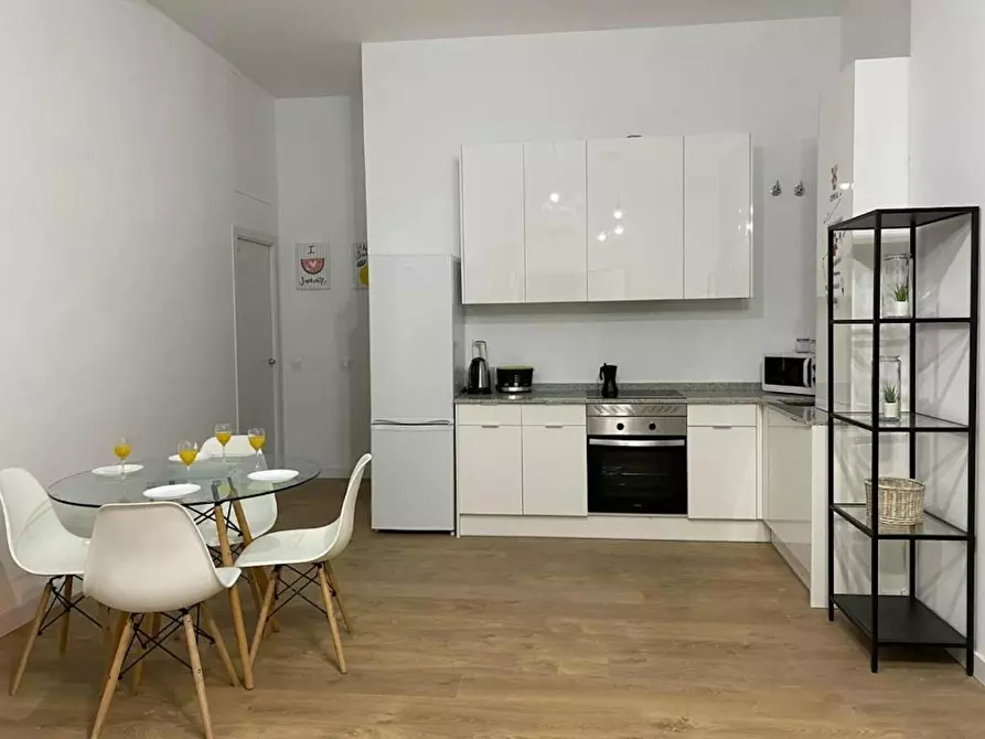 Immagine 1 di Appartamento in affitto  in Calle del Sanguiño a Madrid