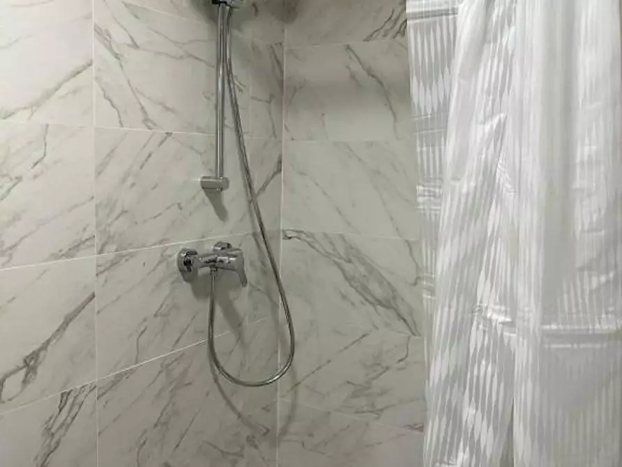 Immagine 8 di Appartamento in affitto  in Calle del Sanguiño a Madrid