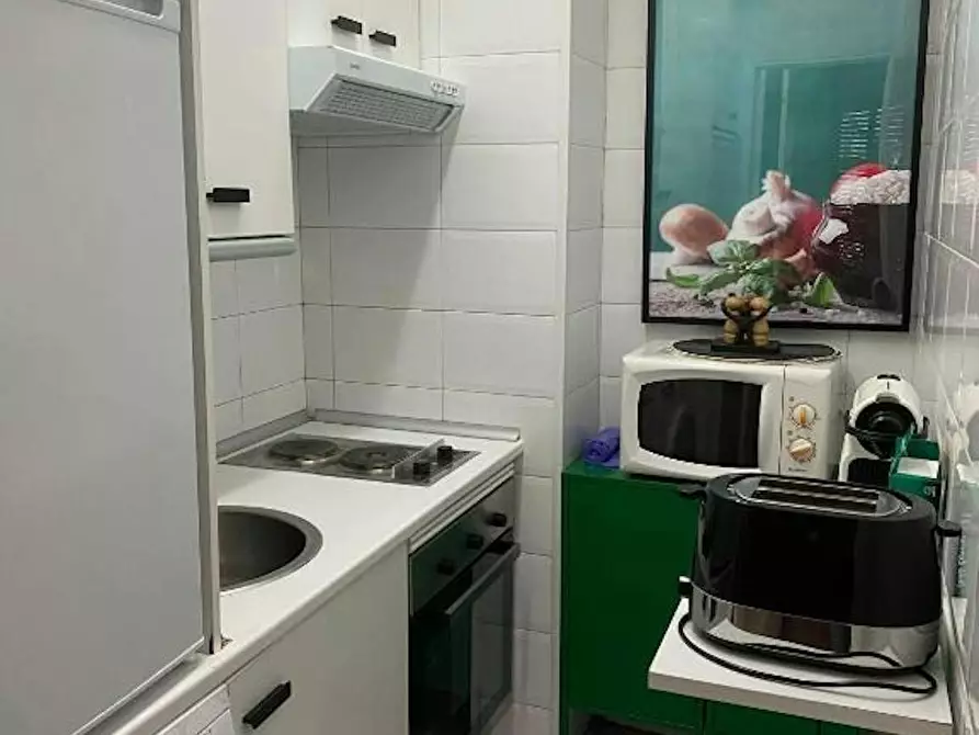 Immagine 10 di Appartamento in affitto  in Calle de la Huerta del Bayo a Madrid