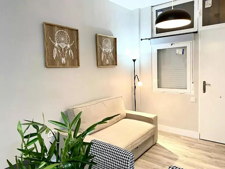 Immagine 4 di Appartamento in affitto  in Calle de Binéfar a Madrid