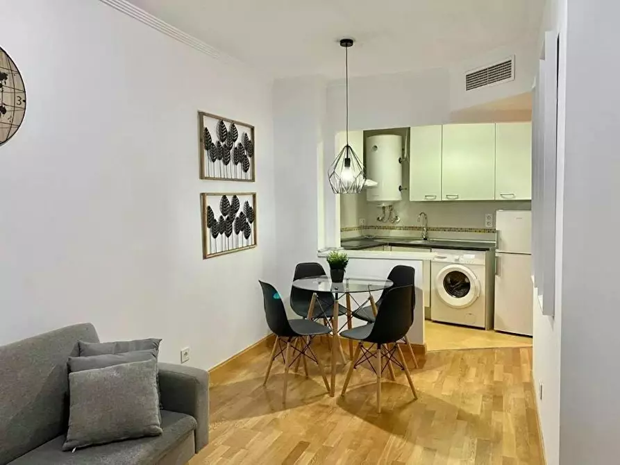 Immagine 2 di Appartamento in affitto  in Calle del Puerto de Pozazal a Madrid