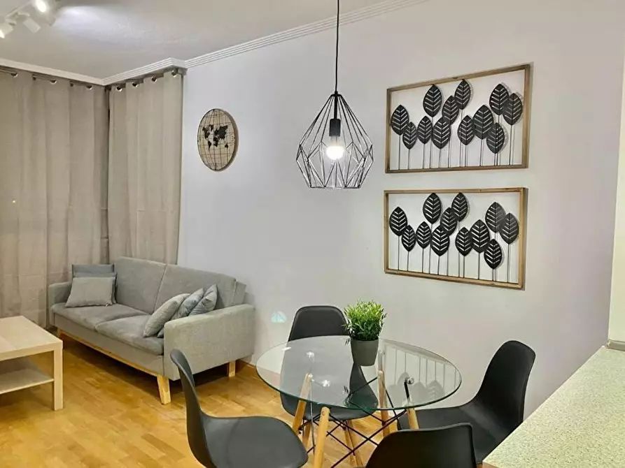 Immagine 3 di Appartamento in affitto  in Calle del Puerto de Pozazal a Madrid
