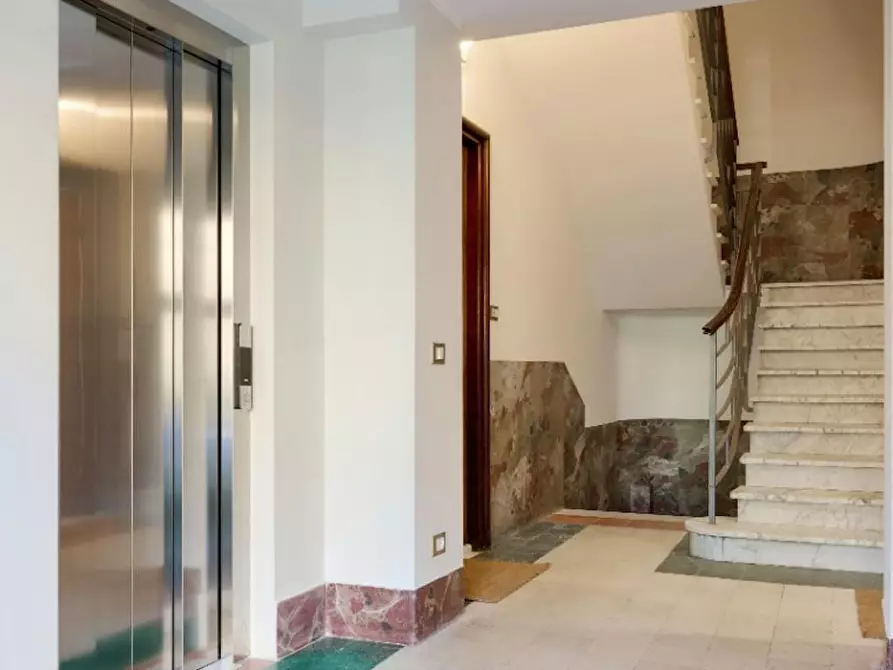 Immagine 10 di Appartamento in affitto  in Via Giulia di Gallese a Roma