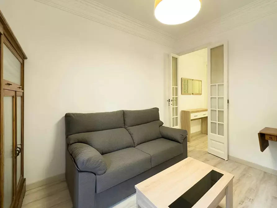 Immagine 10 di Appartamento in affitto  in Avinguda del Paral·lel a Barcelona