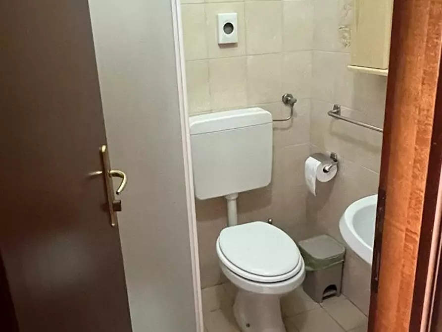 Immagine 8 di Camera in affitto  in Via Principessa Clotilde a Torino