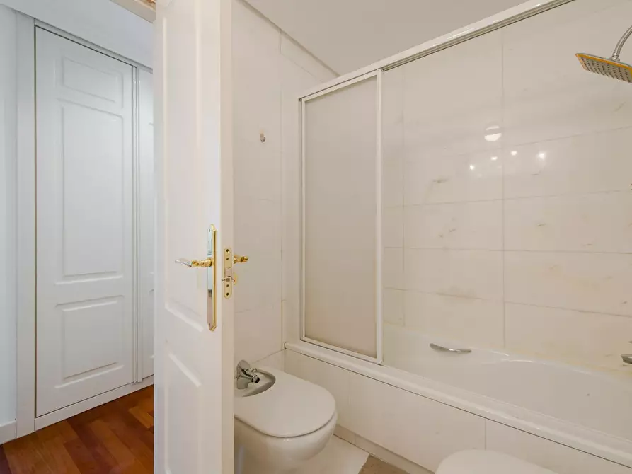 Immagine 7 di Camera in affitto  in Calle de Ana de Austria a Madrid