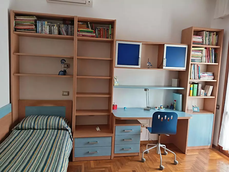 Immagine 10 di Camera in affitto  in Via Umberto Boccioni a Firenze