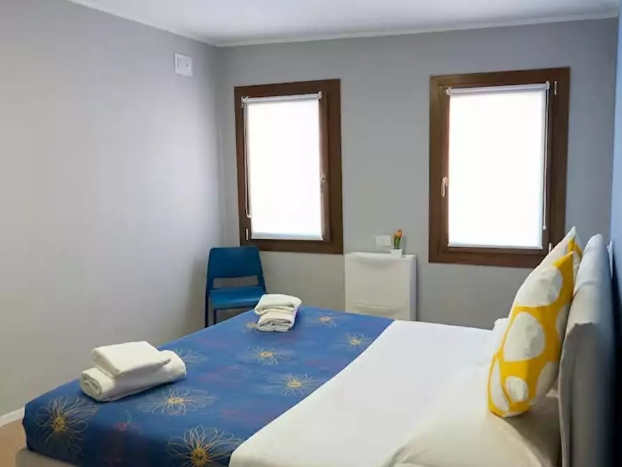 Immagine 9 di Camera in affitto  in Calle Ponte Sant'Andrea a Chioggia