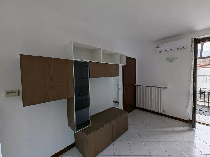 Immagine 3 di Camera in affitto  in Via Monte Popera a Milano