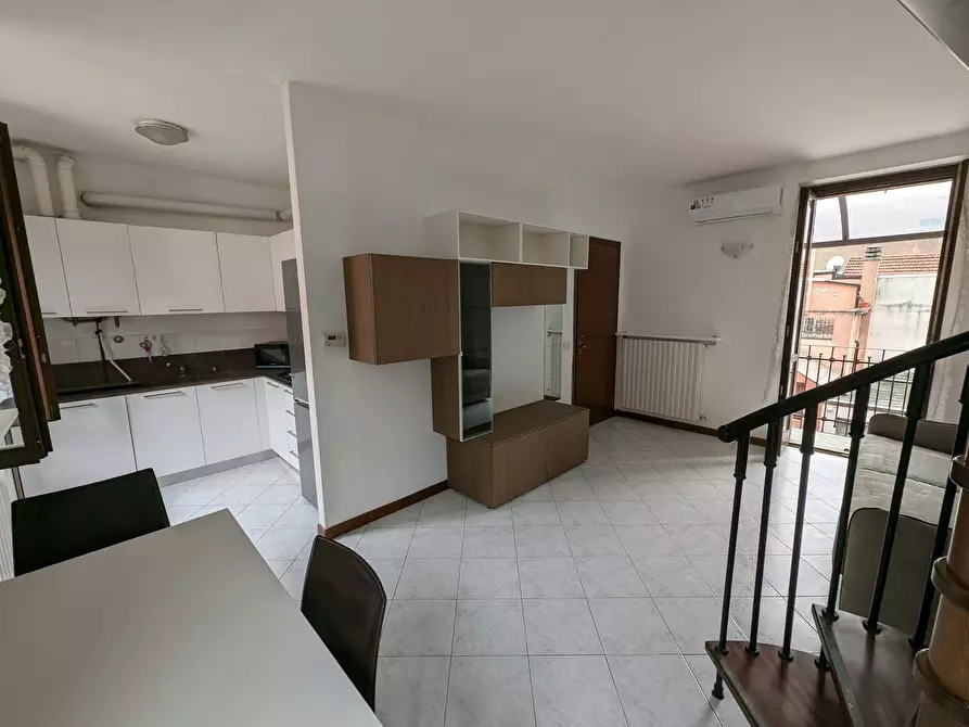 Immagine 2 di Camera in affitto  in Via Monte Popera a Milano