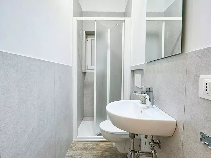 Immagine 10 di Camera in affitto  in Via del Ponte all'Asse a Firenze