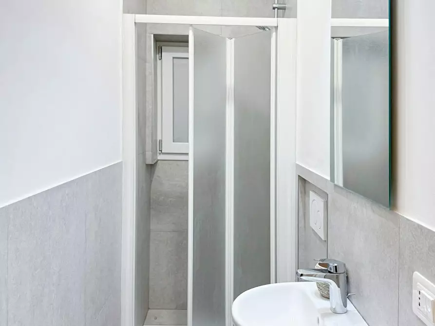 Immagine 6 di Camera in affitto  in Via del Ponte all'Asse a Firenze