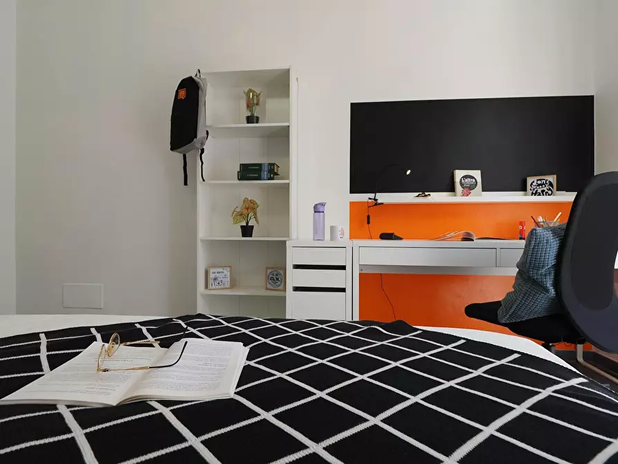 Immagine 1 di Camera in affitto  in Corso Peschiera a Torino