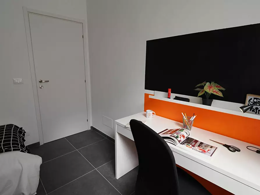 Immagine 4 di Camera in affitto  in Corso Peschiera a Torino