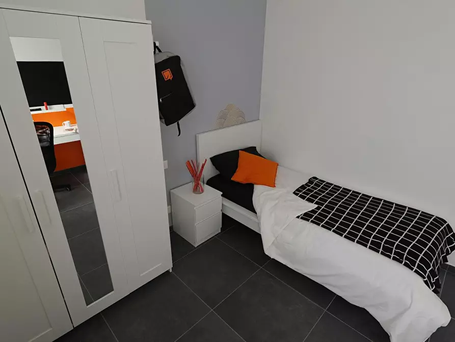 Immagine 5 di Camera in affitto  in Corso Peschiera a Torino