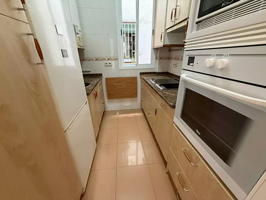 Immagine 9 di Camera in affitto  in Calle de Fernández de los Ríos a Madrid