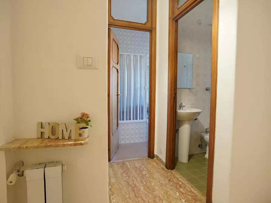 Immagine 9 di Camera in affitto  in Via Pietro Castellino a Napoli