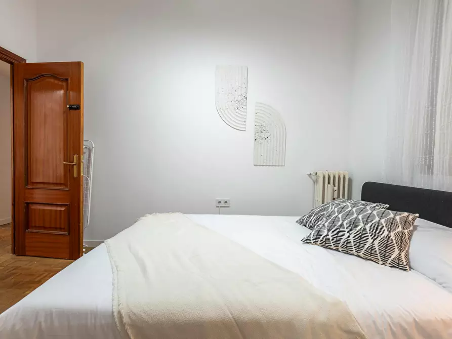 Immagine 4 di Camera in affitto  in Calle de Guzmán el Bueno a Madrid