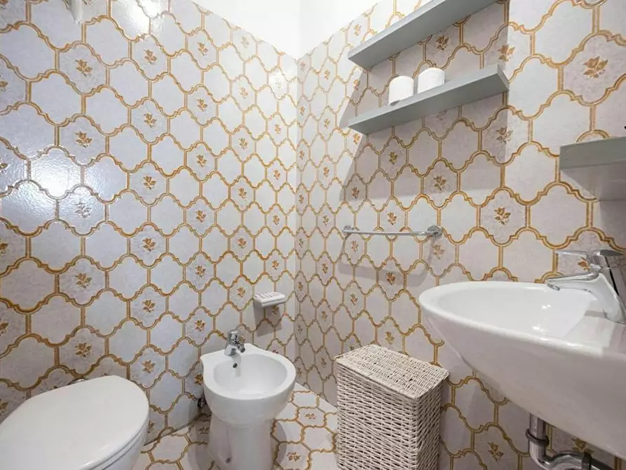 Immagine 10 di Appartamento in affitto  in Via Santo Stefano a Bologna