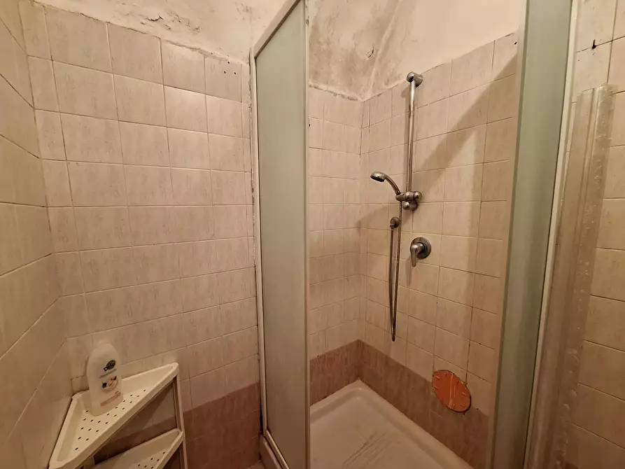 Immagine 7 di Camera in affitto  in Via Duomo a Napoli