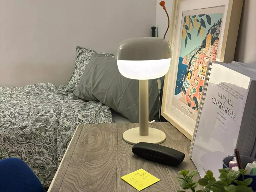 Immagine 3 di Camera in affitto  in Via Duomo a Napoli