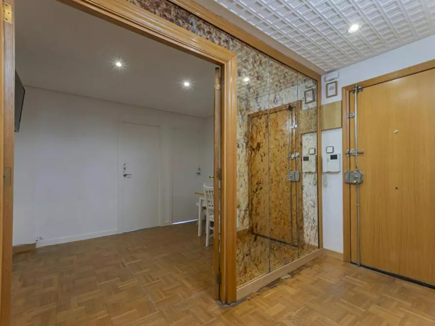 Immagine 3 di Camera in affitto  in Avinguda de la Constitució a Valencia