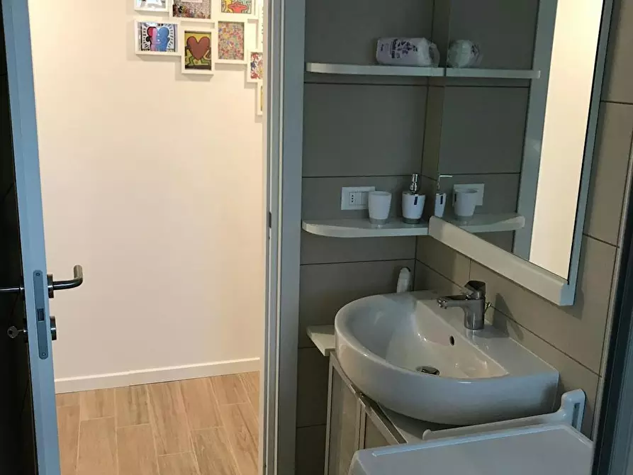 Immagine 6 di Camera in affitto  in Via Ugo Ojetti a Milano