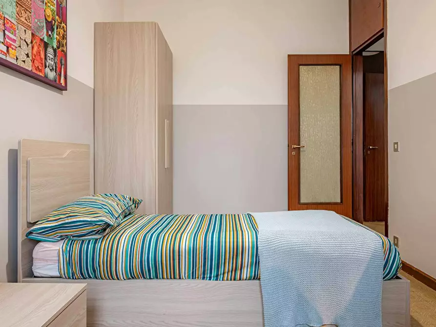 Immagine 3 di Camera in affitto  in Via Rho a Milano