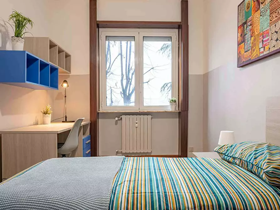 Immagine 2 di Camera in affitto  in Via Rho a Milano