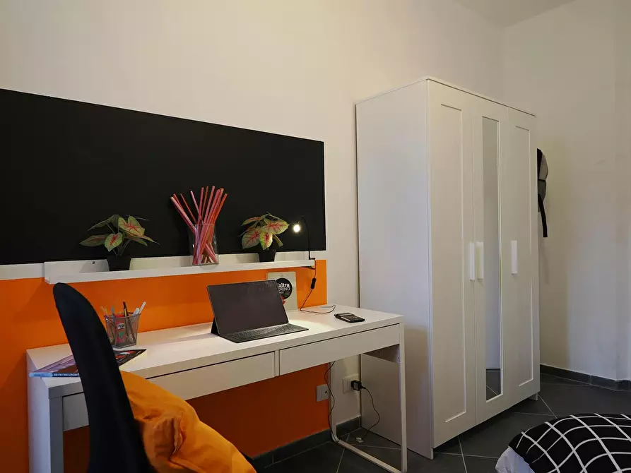 Immagine 1 di Camera in affitto  in Corso Peschiera a Torino