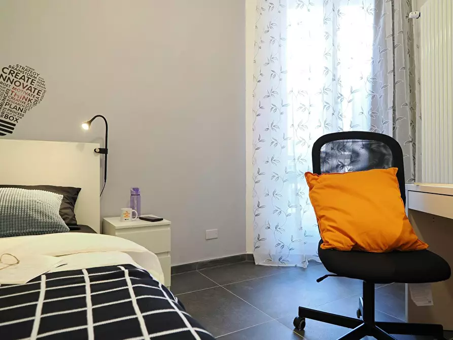 Immagine 2 di Camera in affitto  in Corso Peschiera a Torino