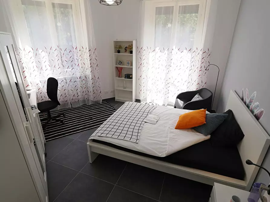 Immagine 4 di Camera in affitto  in Corso Peschiera a Torino
