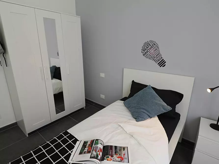 Immagine 3 di Camera in affitto  in Corso Peschiera a Torino
