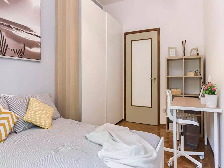 Immagine 5 di Camera in affitto  in Via dei Pioppi a Buccinasco