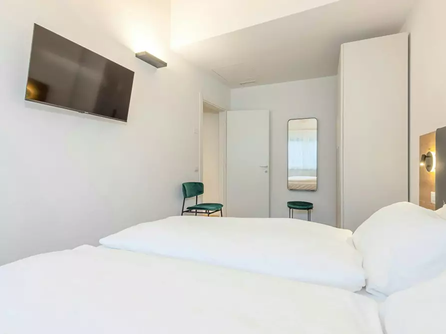 Immagine 4 di Camera in affitto  in Via San Giovanni a Trento