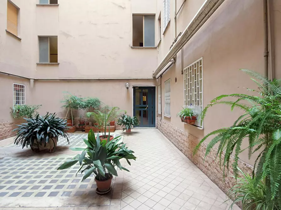 Immagine 8 di Camera in affitto  in Via Licio Quinzio Cincinnato a Roma