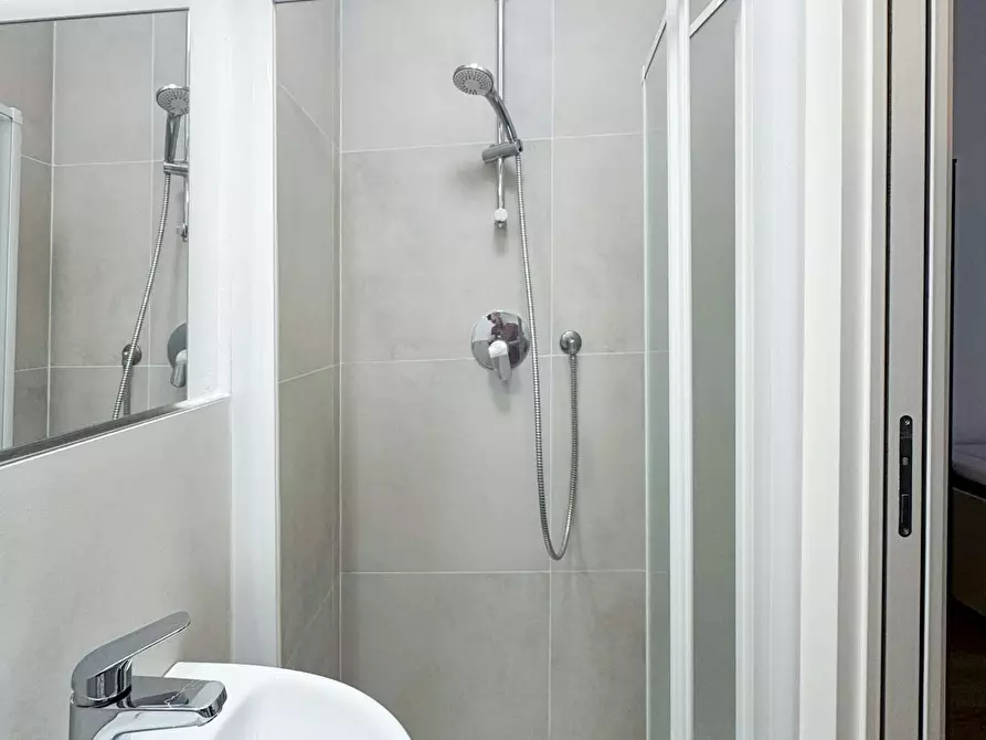 Immagine 7 di Camera in affitto  in Via del Ponte all'Asse a Firenze