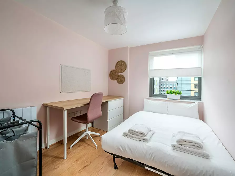 Immagine 10 di Appartamento in affitto  in Victoria Road a Ealing