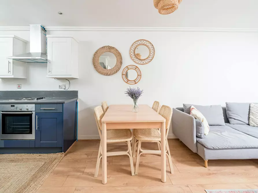 Immagine 6 di Appartamento in affitto  in Victoria Road a Ealing
