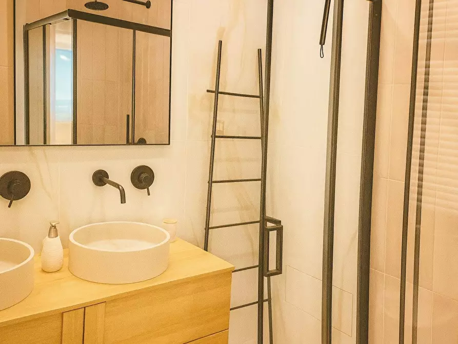 Immagine 10 di Casa indipendente in affitto  in Viale Giuseppe Raffaele Pastore a Salerno