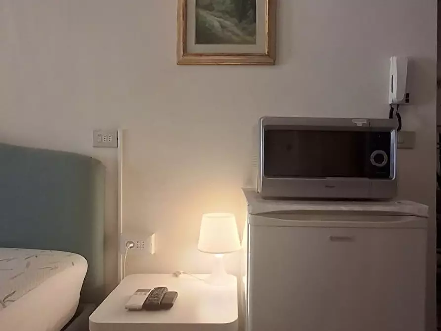 Immagine 9 di Camera in affitto  in Via di Santa Lucia a Firenze