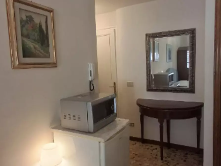 Immagine 4 di Camera in affitto  in Via di Santa Lucia a Firenze