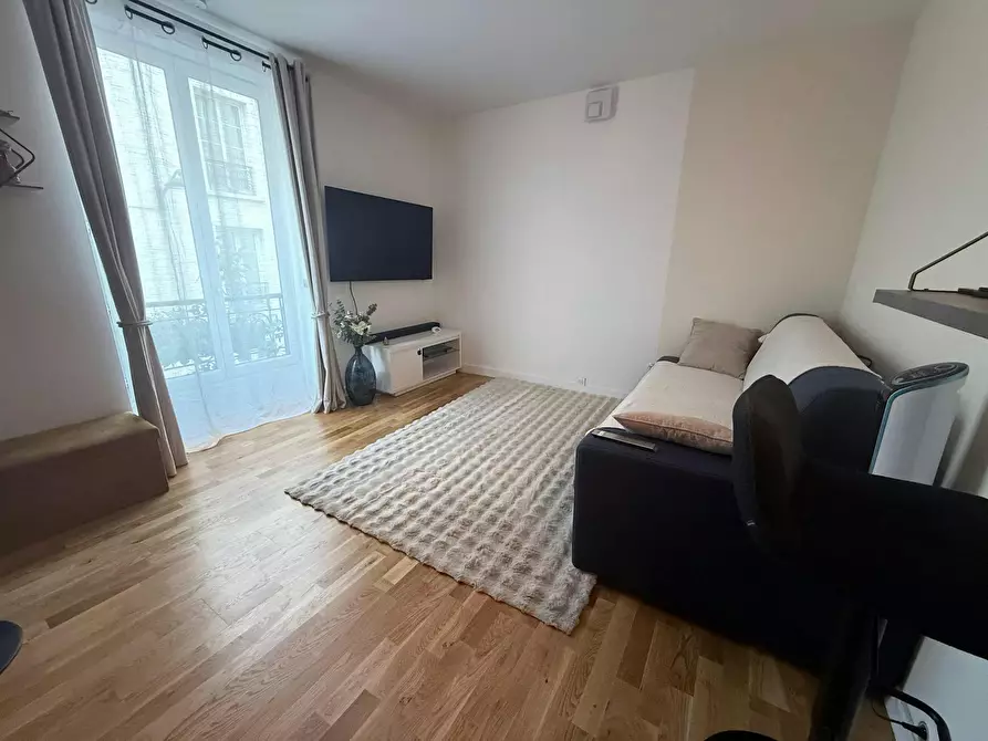 Immagine 1 di Appartamento in affitto  in Rue Claude Tillier a Paris