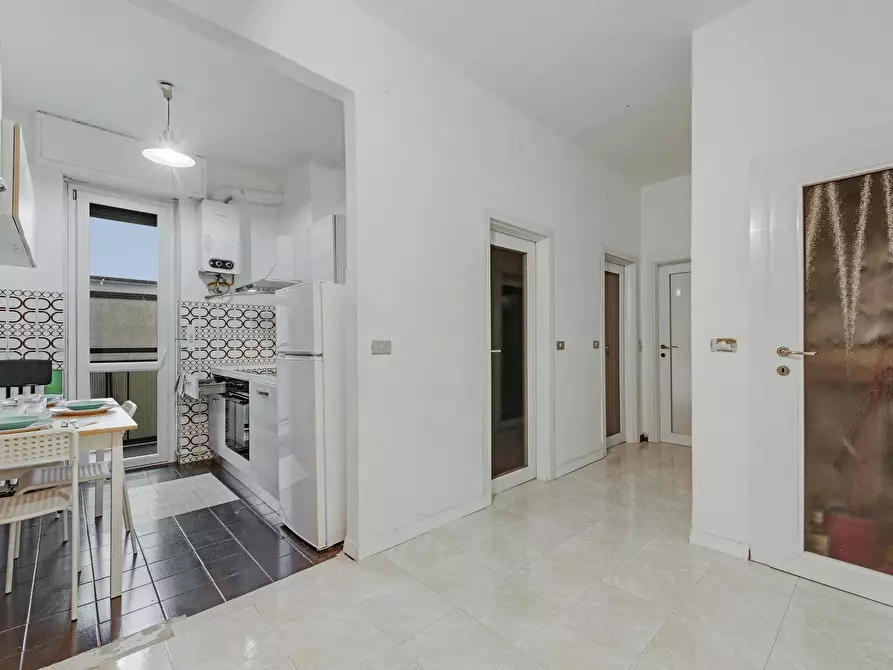 Immagine 4 di Camera in affitto  in Via Beato Padre Pio da Pietrelcina a Milano