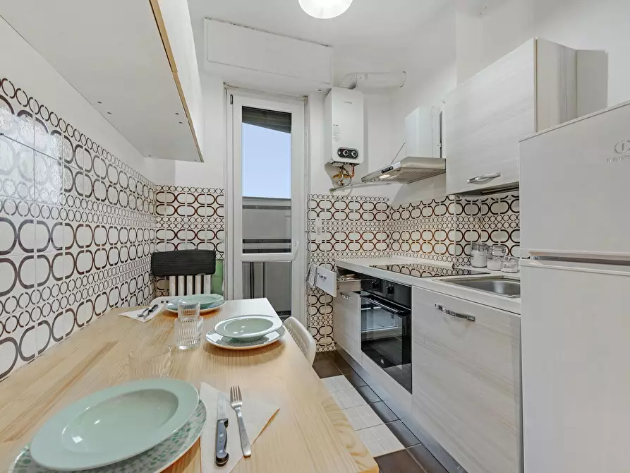 Immagine 3 di Camera in affitto  in Via Beato Padre Pio da Pietrelcina a Milano