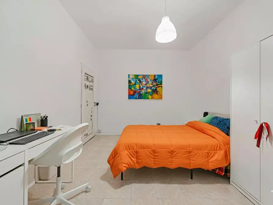 Immagine 1 di Camera in affitto  in Via Beato Padre Pio da Pietrelcina a Milano