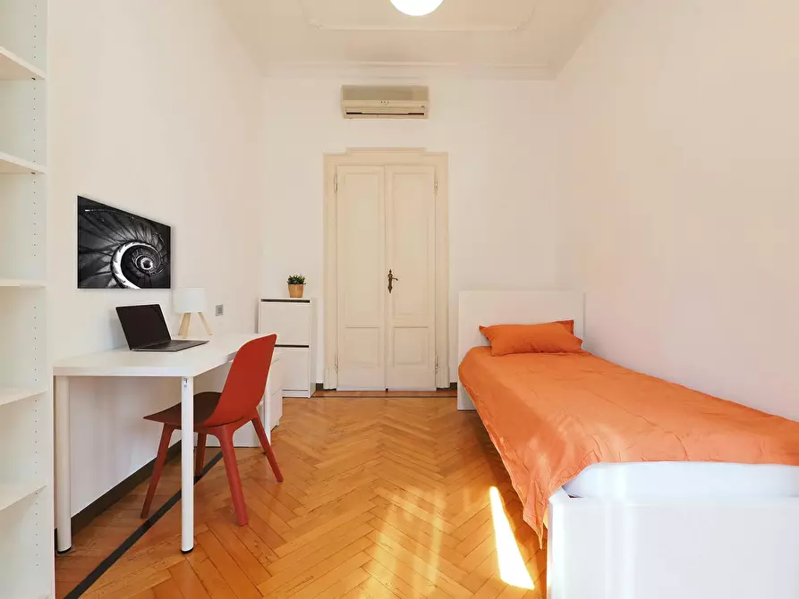 Immagine 2 di Camera in affitto  in Via Giulio e Corrado Venini a Milano