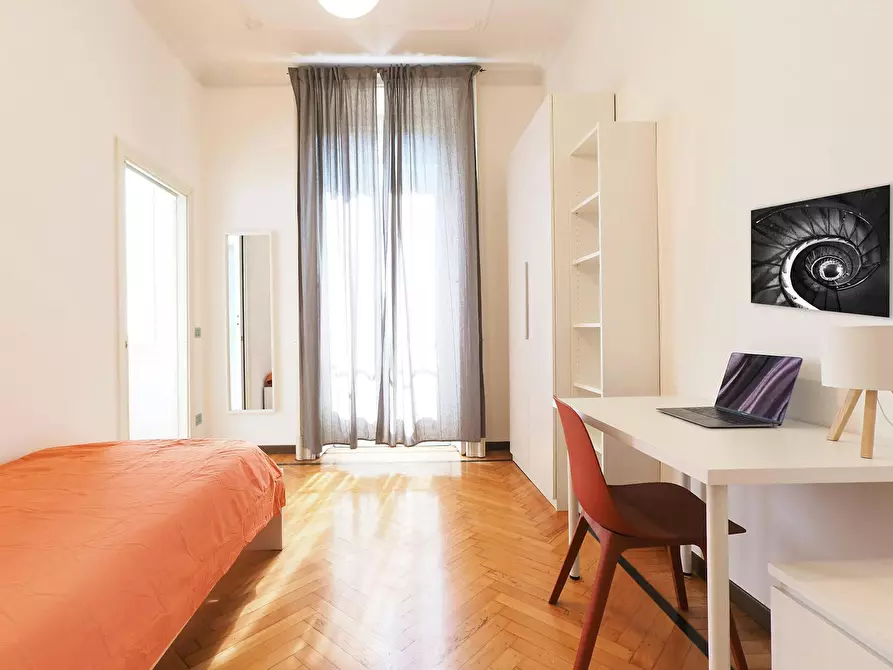 Immagine 6 di Camera in affitto  in Via Giulio e Corrado Venini a Milano
