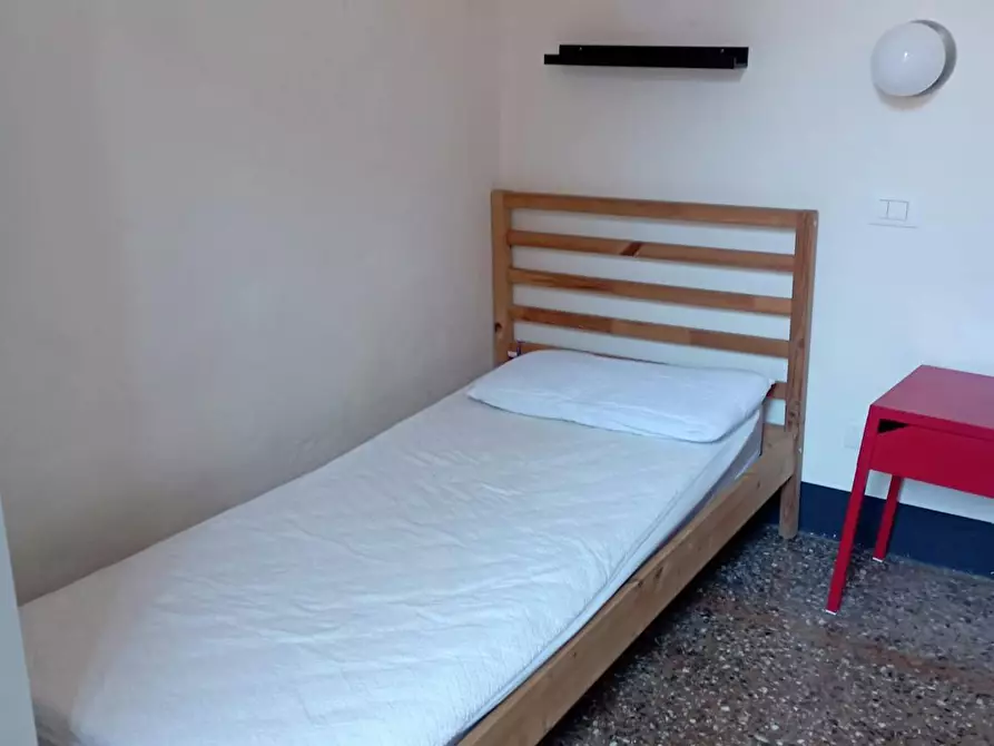 Immagine 3 di Camera in affitto  in Via San Vitale a Bologna