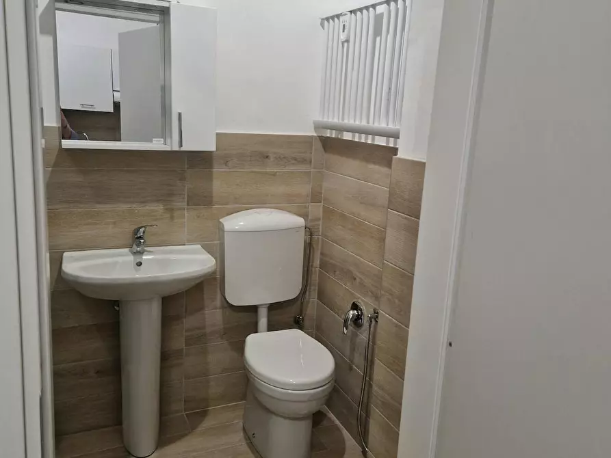 Immagine 10 di Camera in affitto  in Via Ettore Fieramosca a Torino